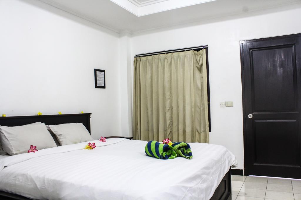 Hotel Puri Tanah Lot Kuta Lombok Exterior foto