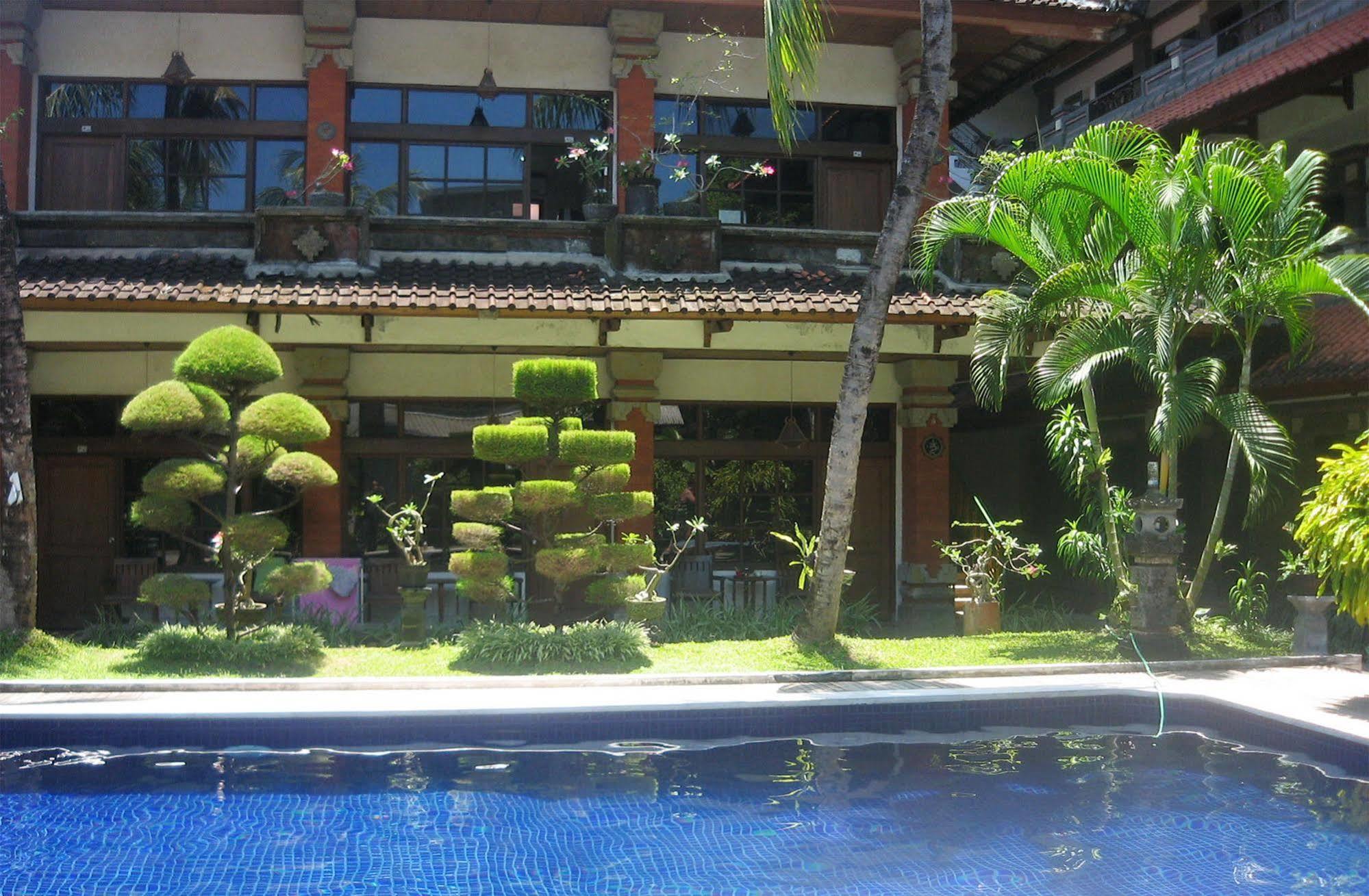 Hotel Puri Tanah Lot Kuta Lombok Exterior foto