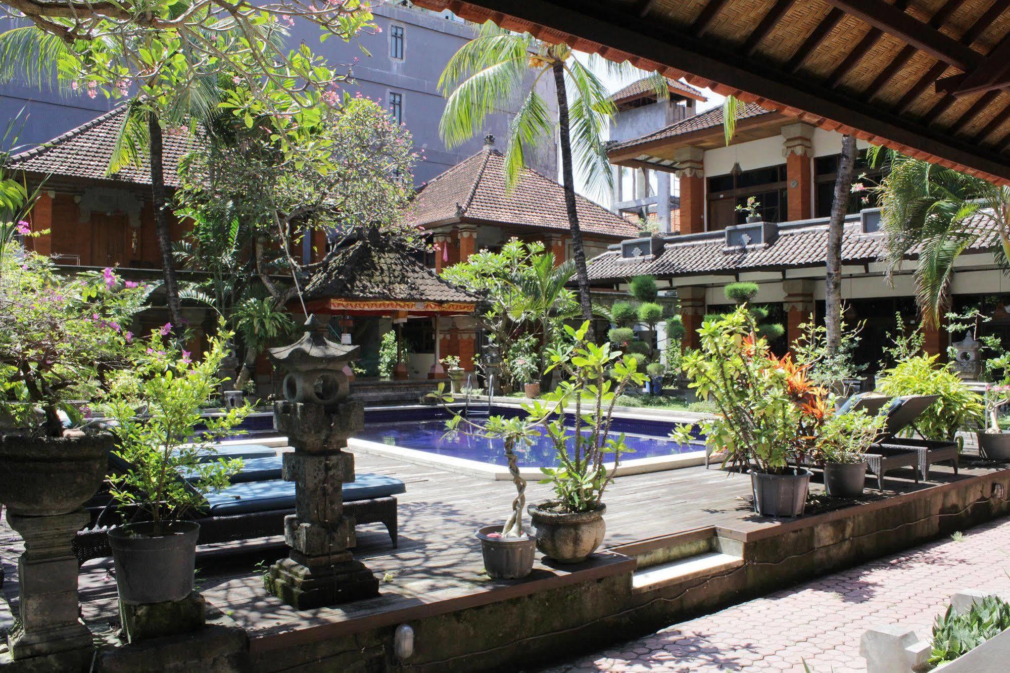 Hotel Puri Tanah Lot Kuta Lombok Exterior foto